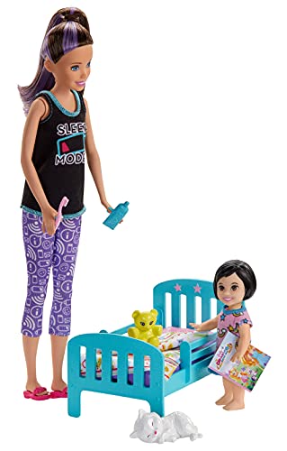 Barbie Skipper Babysitters Inc. Bedtime Playset with Babysitting Skipper Doll, Toddler Doll with Glow-in-the-Dark Pajamas, Bed, Sleeping Kitty, Teddy Bear, Blanket and Storybook for Kids 3-7 Years Old