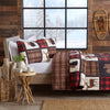 Great Bay Home Bedding Set, Lodge Bedspread Size Quilt with 2 Shams, Cabin 3 Piece Reversible All Season Quilt Set, Rustic Quilt Coverlet Bed Set, Stonehurst Collection, Red/Black, King